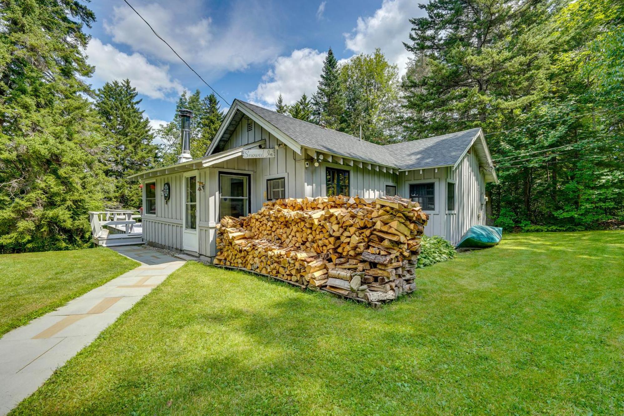 Charming Wilmington Cabin, 8 Mi To Mt Snow!ヴィラ エクステリア 写真